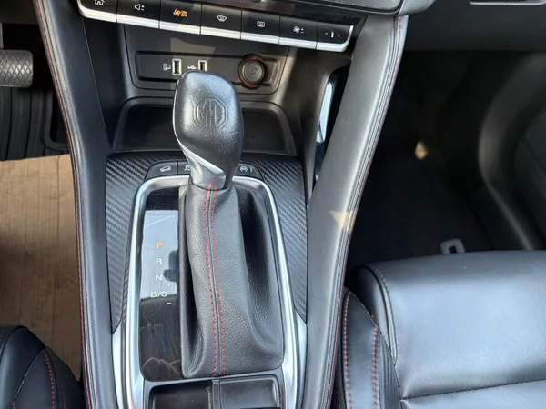 MG ZS 1.0TGI AUT. Eleg, Navi, Kamera - foto 11