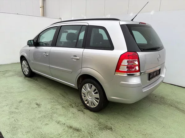 Opel Zafira 1.6, 110kW, 7Míst, CNG+BENZÍN - foto 4
