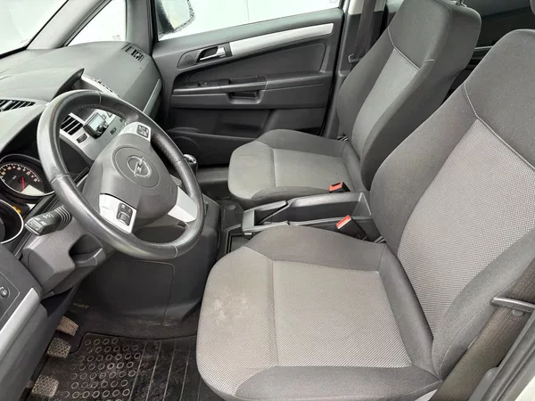 Opel Zafira 1.6, 110kW, 7Míst, CNG+BENZÍN - foto 6