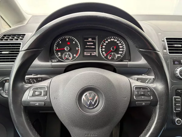 Volkswagen Touran 1.6TDI, 77kW, Tažné - foto 8
