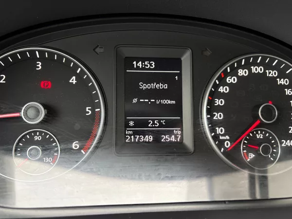 Volkswagen Touran 1.6TDI, 77kW, Tažné - foto 9