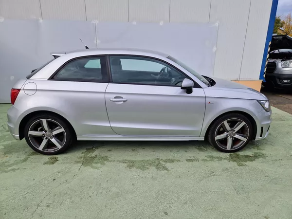 Audi A1 Ambition 1.4TFSI S-Line - foto 3