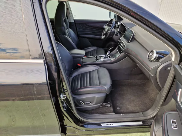 MG HS Luxury 1.5 - foto 23