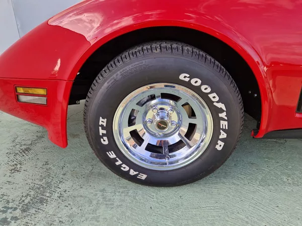 Chevrolet Corvette C3 - foto 14