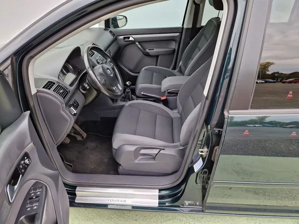 Volkswagen Touran Comfortline 1.2 TSI 7 míst - foto 26