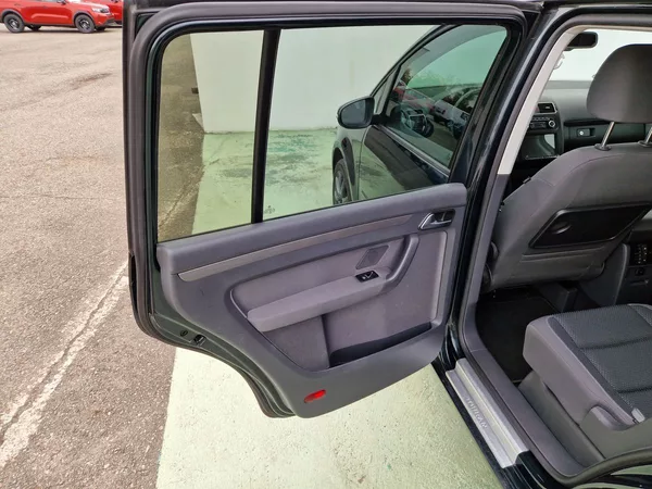 Volkswagen Touran Comfortline 1.2 TSI 7 míst - foto 27