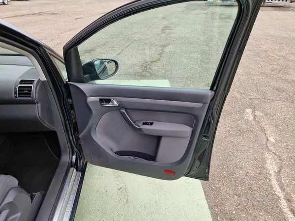 Volkswagen Touran Comfortline 1.2 TSI 7 míst - foto 29