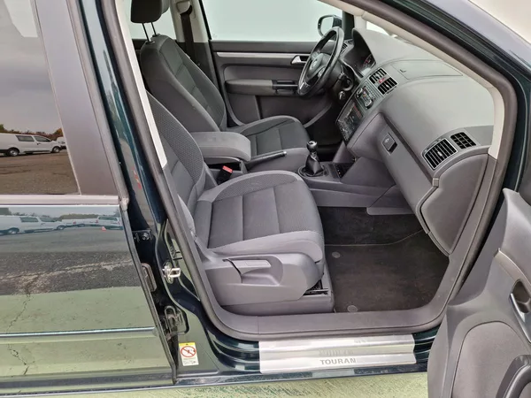 Volkswagen Touran Comfortline 1.2 TSI 7 míst - foto 30