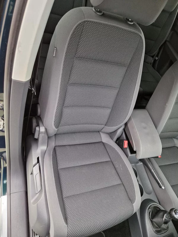 Volkswagen Touran Comfortline 1.2 TSI 7 míst - foto 31
