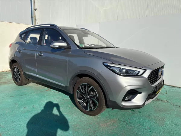 MG ZS 1.0TGI Elegance, Navi, Kamera