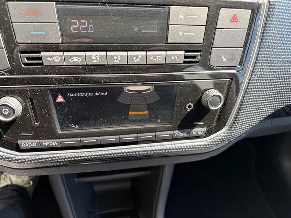 Volkswagen up! 1.0, 55kW, Klima, Výhřevy - foto 10