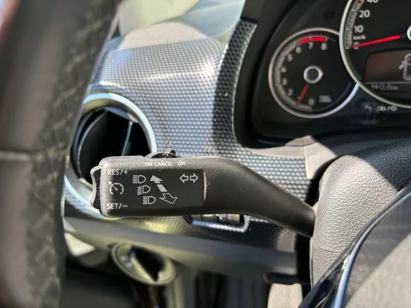 Volkswagen up! 1.0, 55kW, Klima, Výhřevy - foto 12