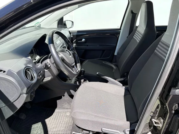 Volkswagen up! 1.0, 55kW, Klima, Výhřevy - foto 6
