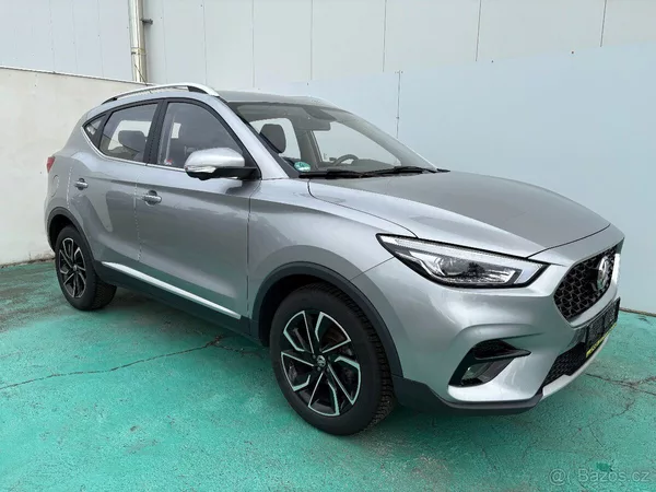 MG ZS 1.0TGI Elegance, Navi, Kamera