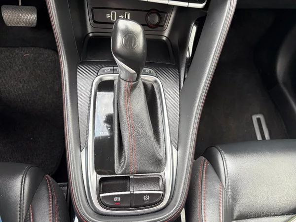 MG ZS 1.0TGI Elegance, Navi, Kamera - foto 11
