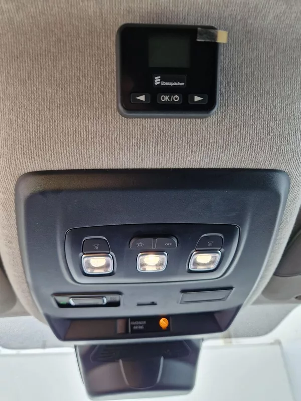 Renault Trafic 2.0dCi do 2,49t, Spaní, Topení - foto 18