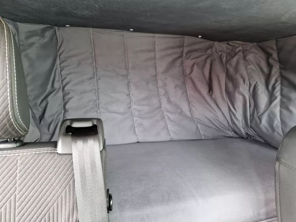Renault Trafic 2.0dCi do 2,49t, Spaní, Topení - foto 24