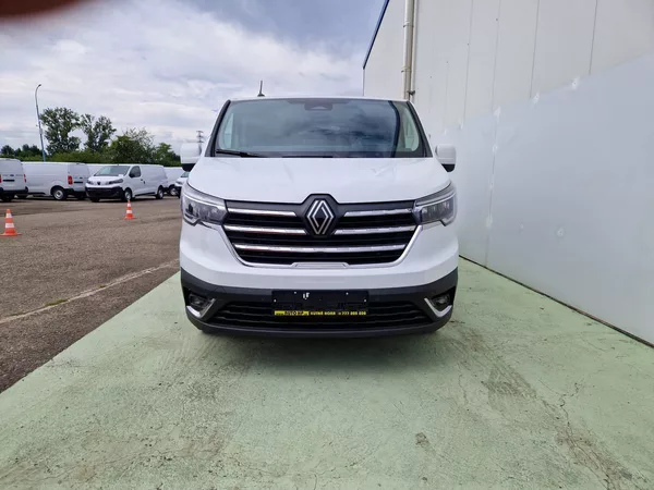 Renault Trafic 2.0dCi do 2,49t, Spaní, Topení - foto 6