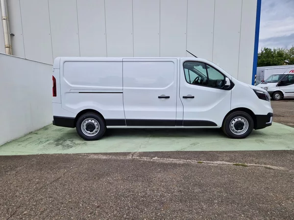 Renault Trafic 2.0dCi do 2,49t, Spaní, Topení - foto 7