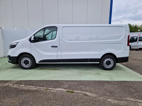 Renault Trafic 2.0dCi do 2,49t, Spaní, Topení - foto 8
