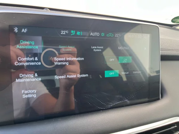 MG EHS 1.5TGI, 119kW, Plug-in Hybrid - foto 25
