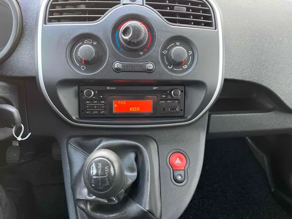 Renault Kangoo 1.5 dCi, AC, Posuvná střecha - foto 11