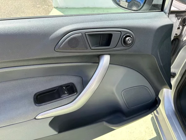 Ford Fiesta 1.3i, 44kW, Klima, Výhřevy - foto 11