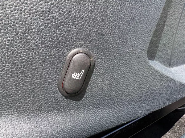 Ford Fiesta 1.3i, 44kW, Klima, Výhřevy - foto 12