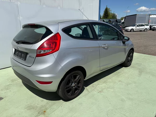 Ford Fiesta 1.3i, 44kW, Klima, Výhřevy - foto 2
