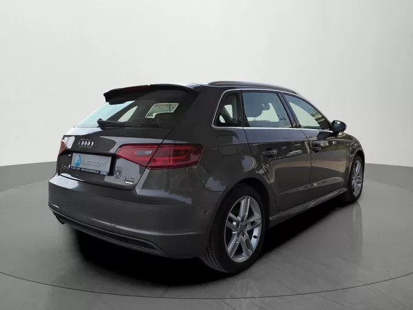 Audi A3 1.4TSI 110kW DSG Sline Xenon - foto 5