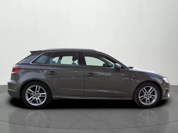 Audi A3 1.4TSI 110kW DSG Sline Xenon - foto 6