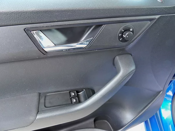 Škoda Fabia 1.0MPi Ambition Alu Tempomat - foto 14