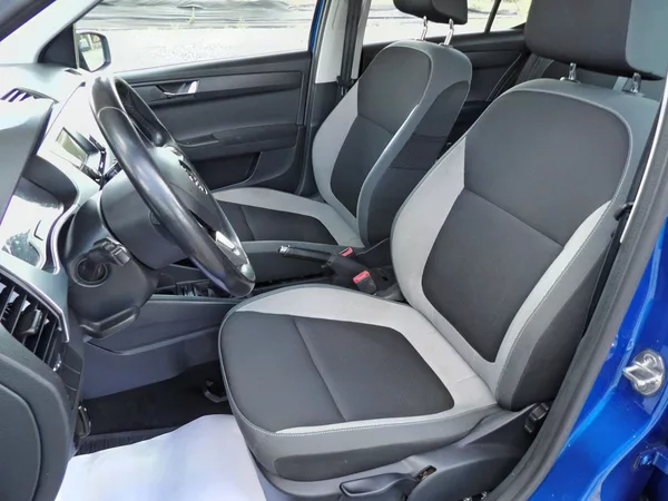 Škoda Fabia 1.0MPi Ambition Alu Tempomat - foto 16