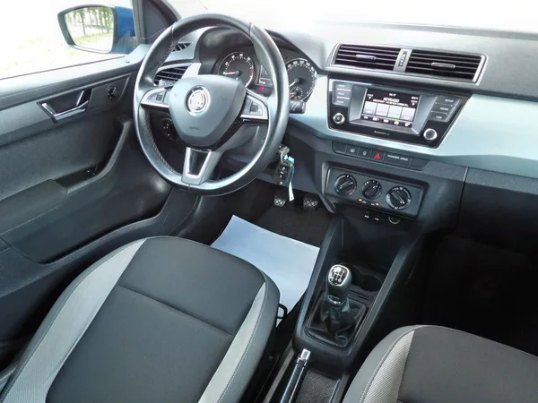 Škoda Fabia 1.0MPi Ambition Alu Tempomat - foto 18
