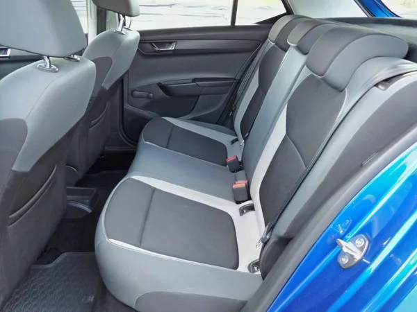 Škoda Fabia 1.0MPi Ambition Alu Tempomat - foto 19