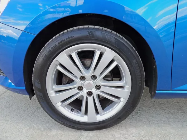Škoda Fabia 1.0MPi Ambition Alu Tempomat - foto 25