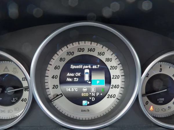 Mercedes-Benz Třídy E 350d 4Matic Airmatic TZ 360° - foto 18