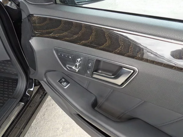 Mercedes-Benz Třídy E 350d 4Matic Airmatic TZ 360° - foto 25