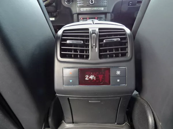 Mercedes-Benz Třídy E 350d 4Matic Airmatic TZ 360° - foto 28