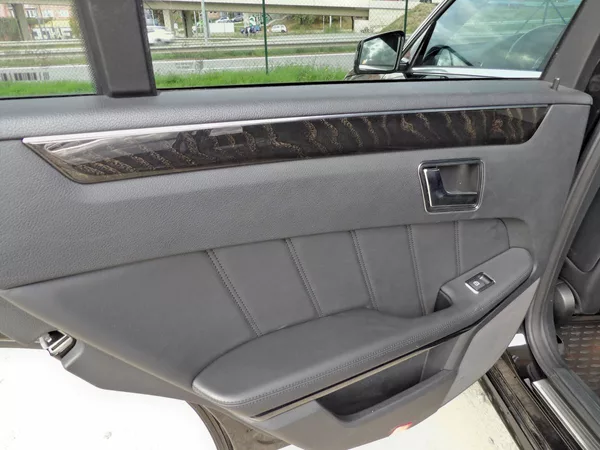 Mercedes-Benz Třídy E 350d 4Matic Airmatic TZ 360° - foto 29