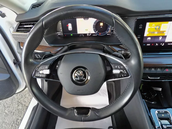 Škoda Octavia 2.0TDI Scout DSG 4x4 ČR DPH - foto 12