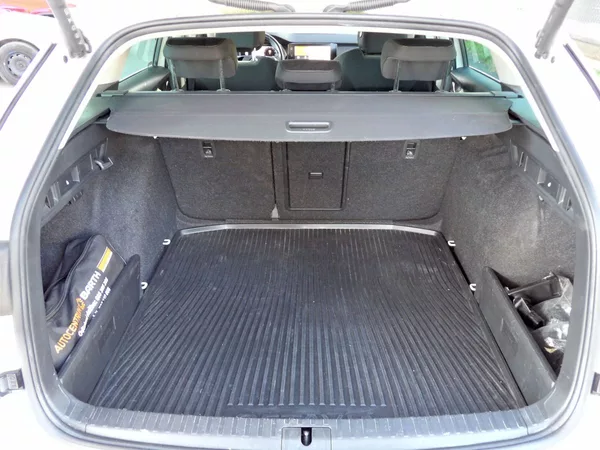 Škoda Octavia 2.0TDI Scout DSG 4x4 ČR DPH - foto 23