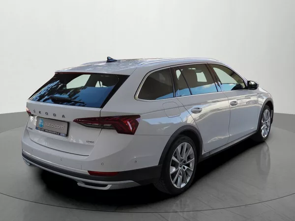 Škoda Octavia 2.0TDI Scout DSG 4x4 ČR DPH - foto 4