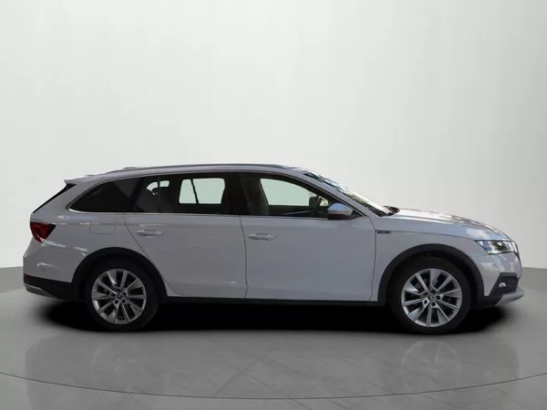 Škoda Octavia 2.0TDI Scout DSG 4x4 ČR DPH - foto 5