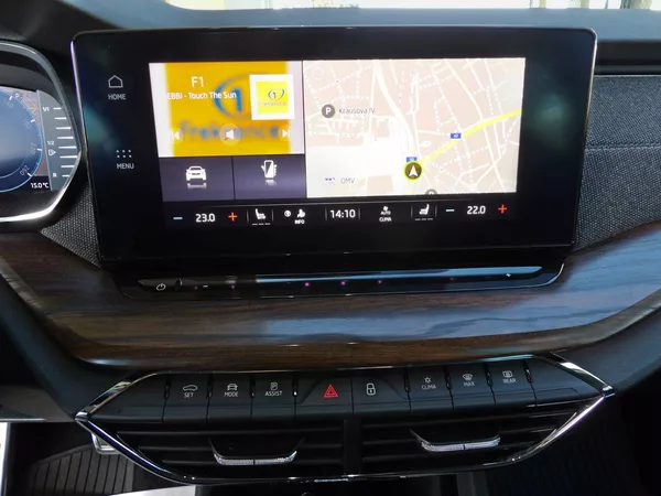Škoda Octavia 2.0TDI Scout DSG 4x4 ČR DPH - foto 8
