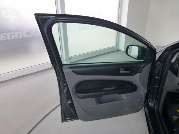 Ford Focus 1,6TDCI*KLIMA*TAŽNÉ**NAVIGACE - foto 9