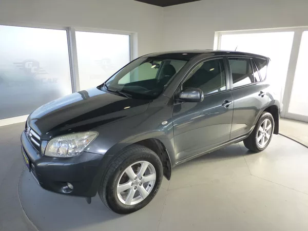 Toyota RAV4 2,2 D-4D*ALU**TAŽNÉ**4X4