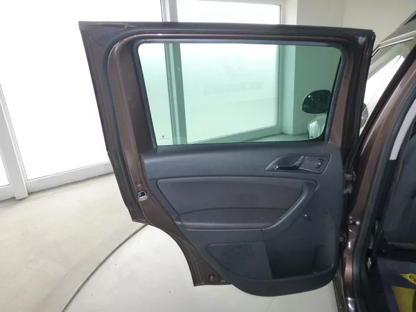 Škoda Yeti 1,2TSI*TAŽ**NAV*PARK S**XENONY - foto 16