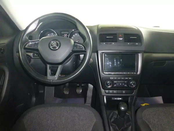 Škoda Yeti 1,2TSI*TAŽ**NAV*PARK S**XENONY - foto 19