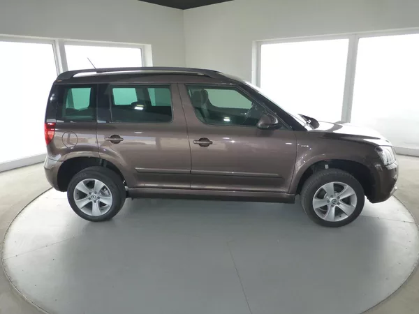 Škoda Yeti 1,2TSI*TAŽ**NAV*PARK S**XENONY - foto 5